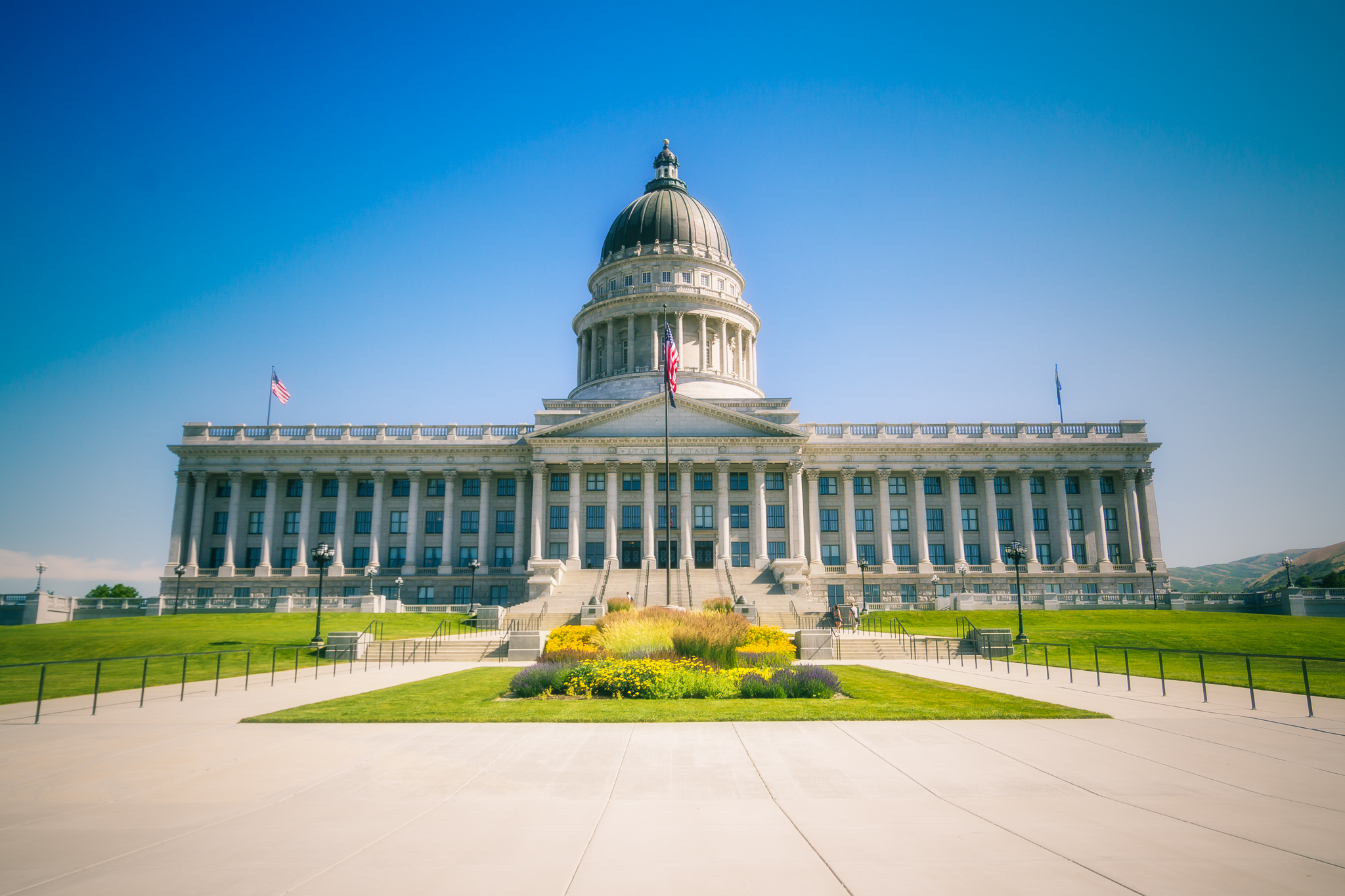 Castle Salt Lake - Utah Capitol Buliding - Adventure Travel Buzz